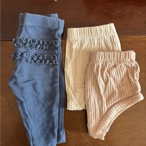 Chic Blue and Cream Leggings with Textured Designs